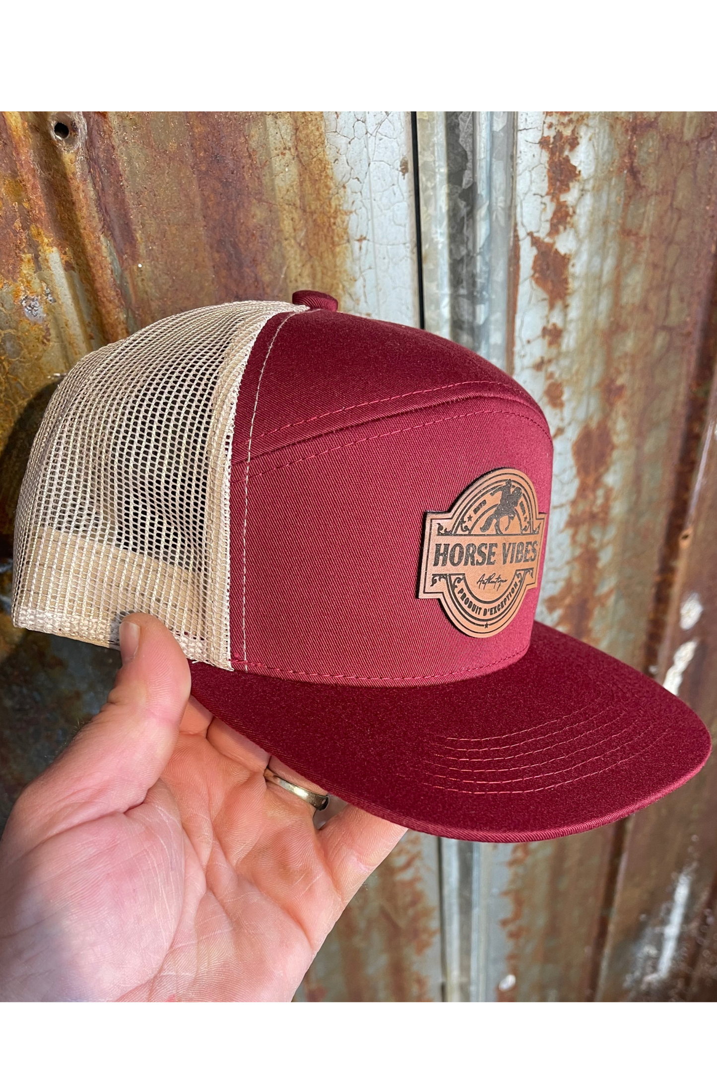 casquette rouge/beige ajustable à palette plate