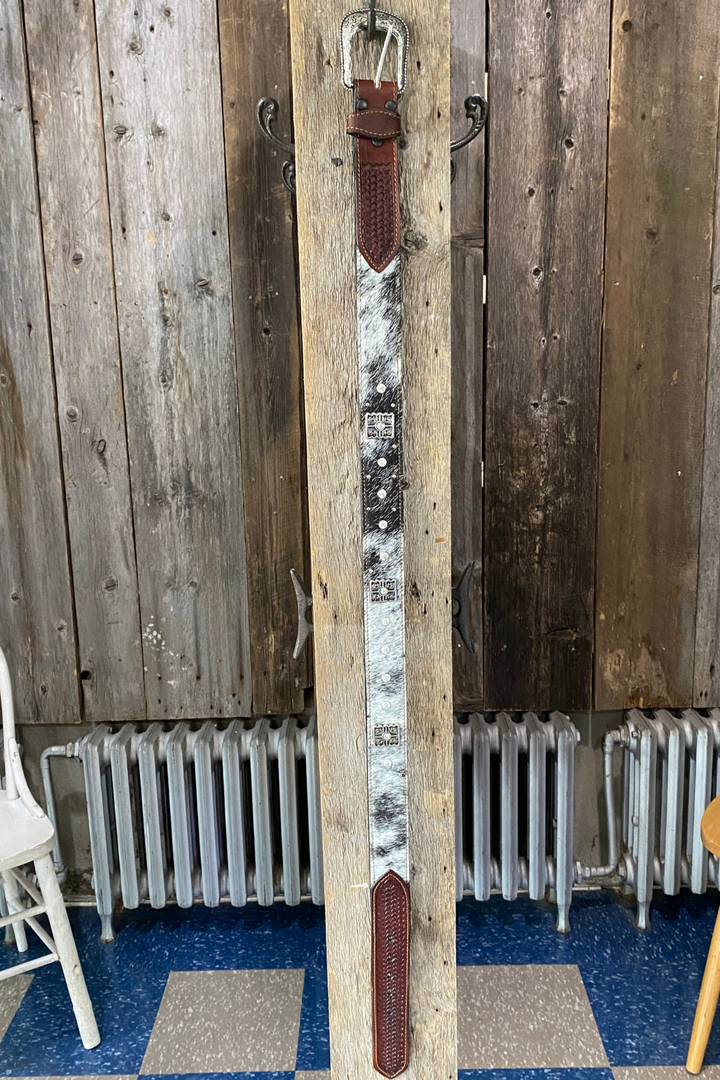 Ceinture en cuir et poil de vache foncé avec diamant