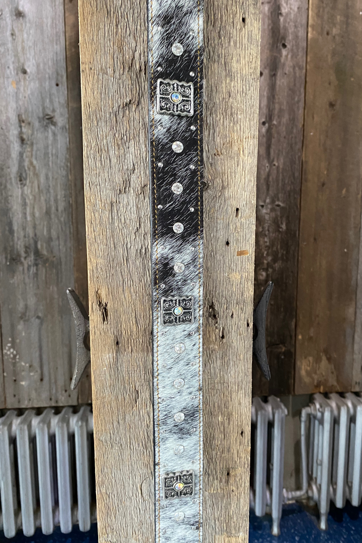 Ceinture en cuir et poil de vache foncé avec diamant